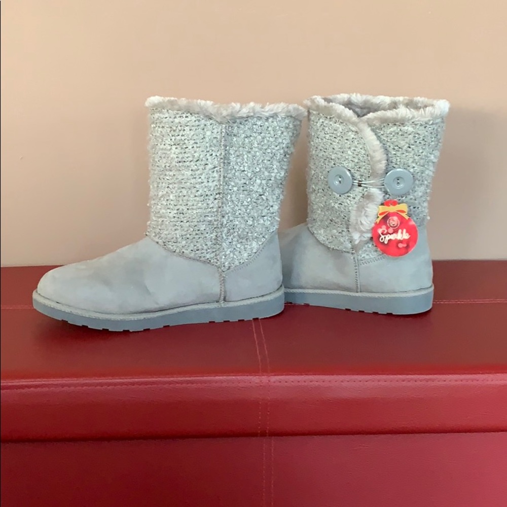 Gray Boots by Kohl’s SO